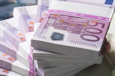 12 milliards d'euros, cachés en Suisse, découverts par le fisc, jackpot, avoirs non déclarés, riches, actualités, 38.000 comptes, banque UBS, Suisse, gouvernement, argent,