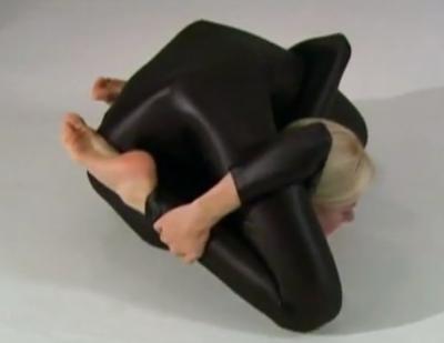 la femme, la plus élastique, du monde, insolite, flexibilité, sexy, contorsionniste Zlata, super pourvoir, compétences, gymnastique, maladie rare, syndrome d’Ehlers-Danlos,