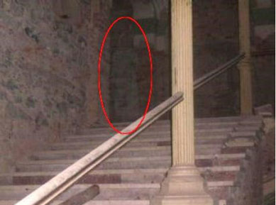 fantôme, hôtel Decebal, Baile Herculane, Roumanie, étrange, paranormal, attraction, télévision, journaux, photo, spectre, femme, robe blanche, trésor caché, fondations,