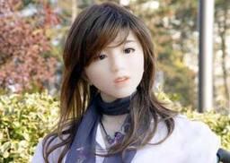Aiko, poupée robot, inventeur canadien, femme parfaite, science, beauté, humaine, visage, programmeur de logiciels, sponsors,