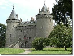 fantômes, château de Combourg, énigmatique, étrange, paranormal, esprit, expérience, temps passé, Chateaubriant, légende, spectre, jambe de bois, apparition, chat noir, emmuré vivant,