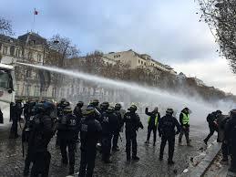 Crs force de lordre gilets jaunes