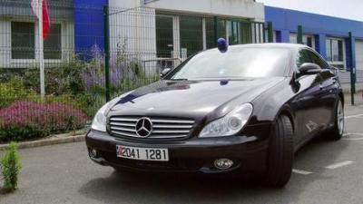 des gendarmes roulent, en coupé Mercedes, confisqué, chauffard, insolite, brigade d'intervention, voiture banalisée, pilotage, excès de vitesse,