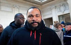 Dieudonne veut etre dedommage pour son spectacle le mur 1