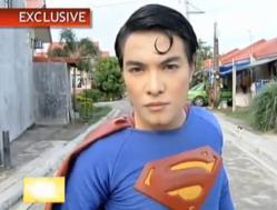 Herbert Chavez, 15 ans, chirurgie, ressembler à Superman, insolite, derniers descendants, planète Krypton, Philippines, héros, scalpel, bistouri, bloc opératoire,