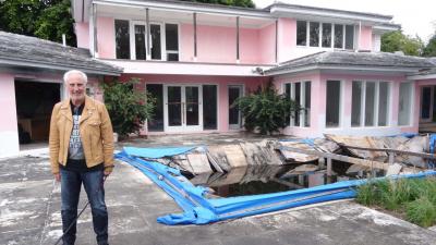 Il rachete une villa d escobar pour la detruire et y trouver de l argent