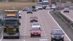 jeune fille, 14 ans, roule, contresens, autoroute, insolite, arrêtée, faire un tour, un peu alcoolisée, enquêteurs, faire le mur, véhicule non fermé, petite vitesse, patrouille,