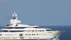 poursuivi, CIA, il vole, un yacht, 18 mètres, insolite, bateau, fuir, infliger, sévices sexuels, dégats, déséquilibré, folle équipée,